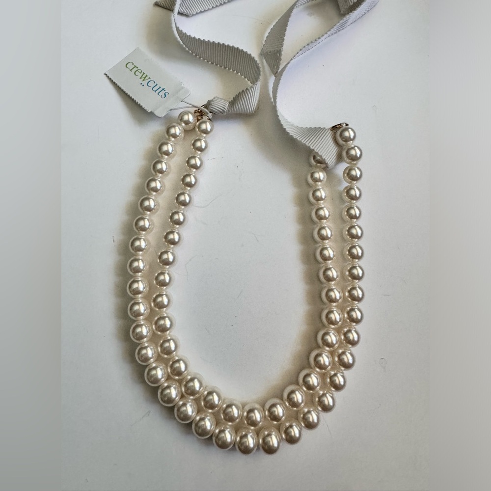Crew cut double layered pearl ribbon tie